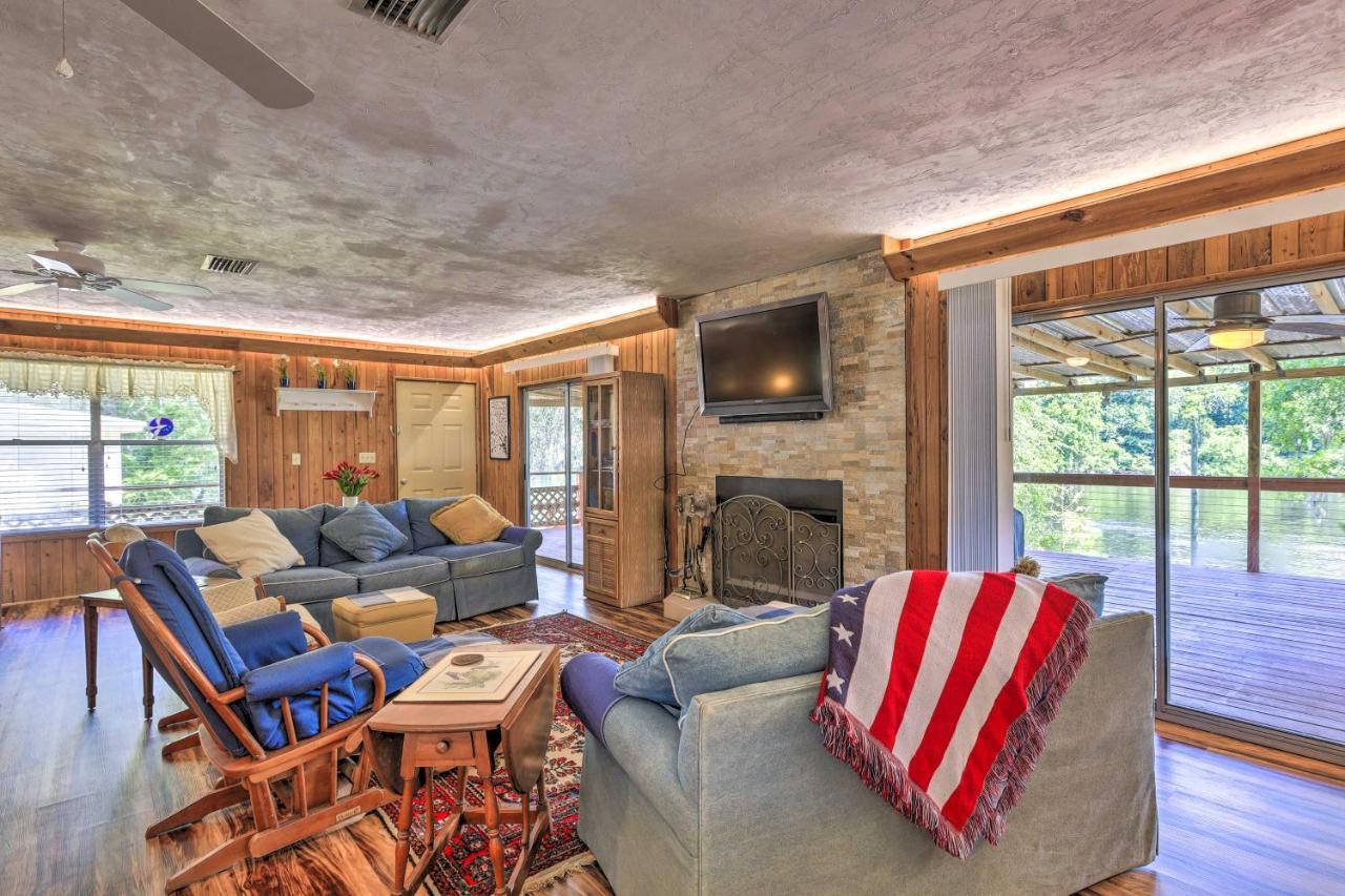 Charming Abode With Dock On The Suwannee River Bell Kültér fotó