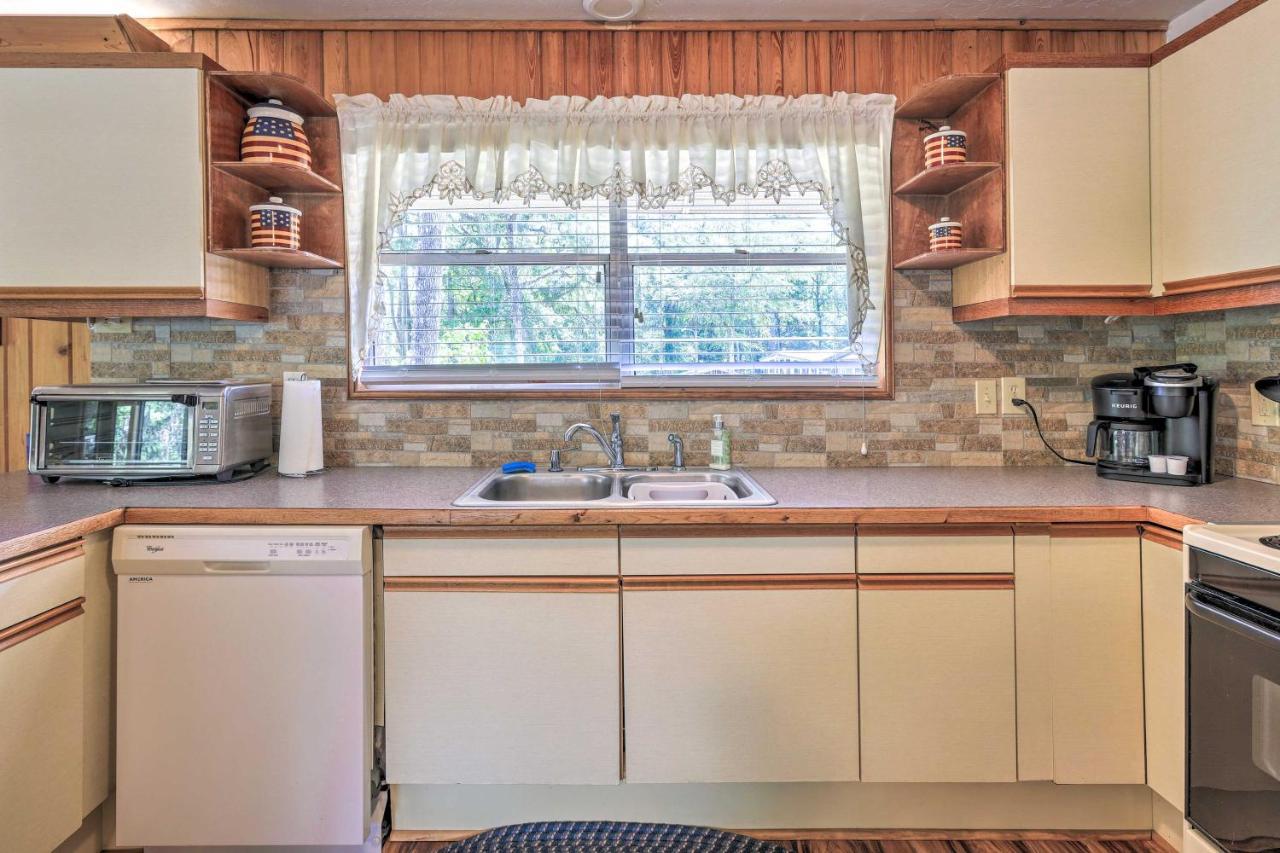 Charming Abode With Dock On The Suwannee River Bell Kültér fotó