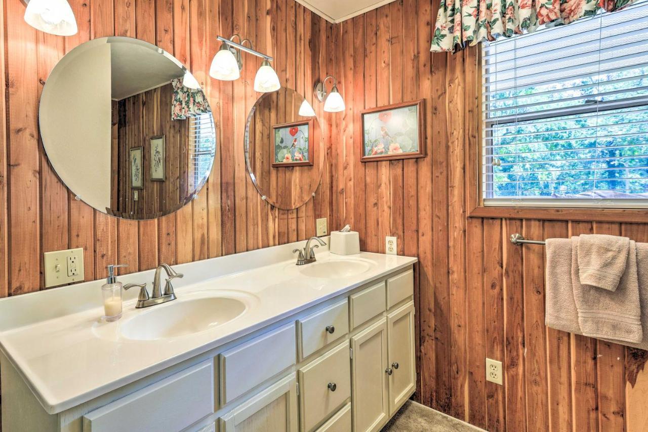 Charming Abode With Dock On The Suwannee River Bell Kültér fotó